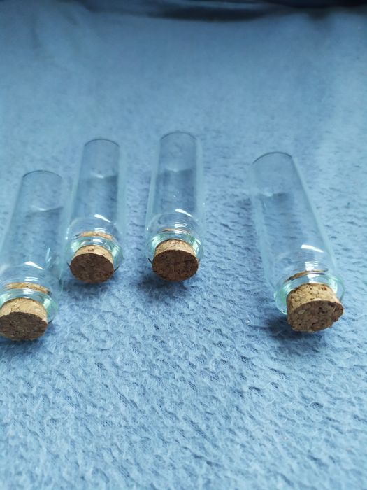 Продавам бурканчета за 5лв.