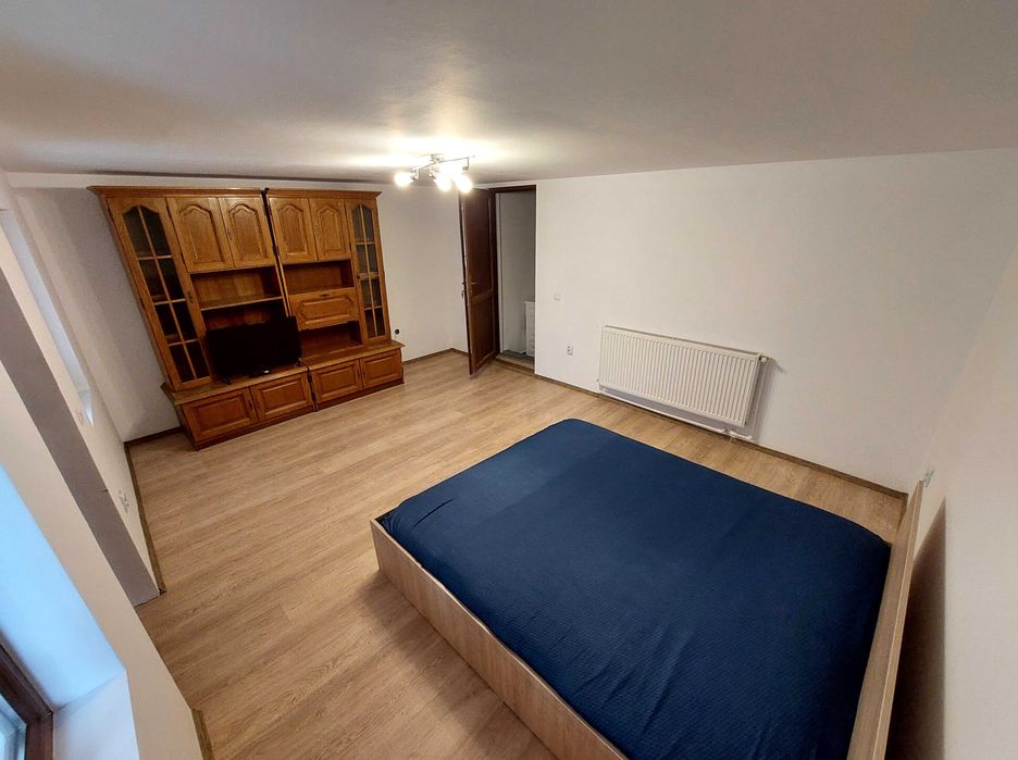 Garsoniera mare la casă