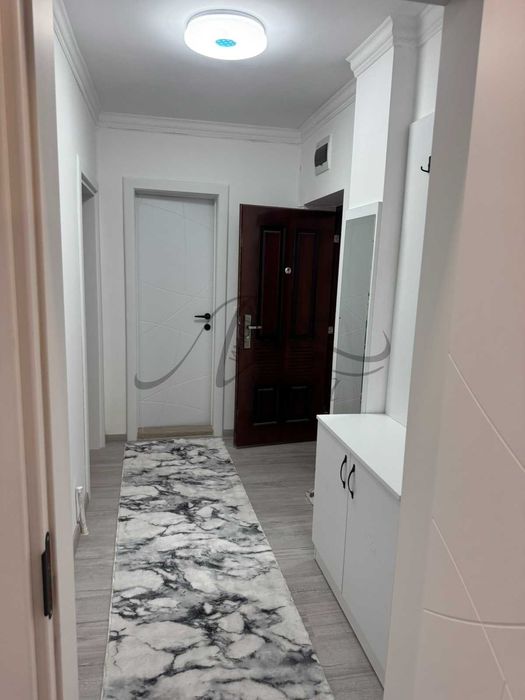 Дава се под наем Двустаен апартамент в Шумен, Център - 65 кв.м за 383.52 € - Снимка #2