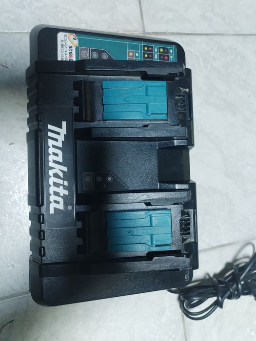 Statie incarcare dubla makita DC 18RD