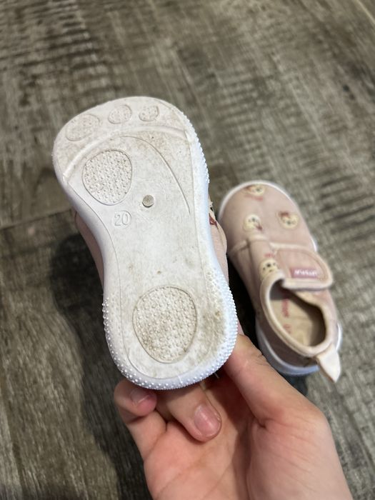 Vand set de adidasi pentru fetite