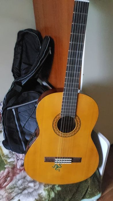 Гитара акустическая