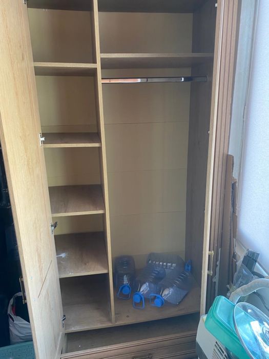 Вместительный шкаф