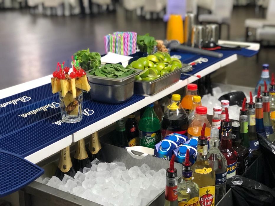 Cocktail bar/bar mobil evenimente, barmani la nunta