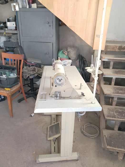 Швейная машина профессиональная