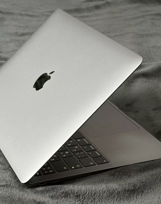 MacBook Air 2019 Продам Макбук Эйр 2019