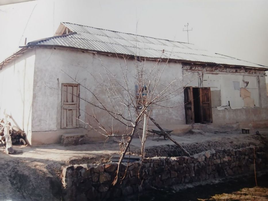 12 sotix yashashga tayyor hovli sotiladi