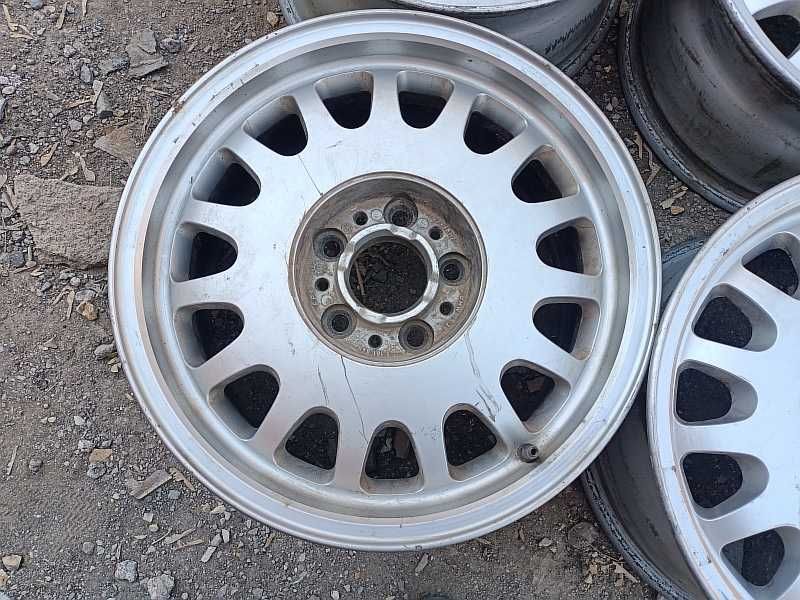 Продам оригинальные легкосплавные диски на автомашину БМВ 7 e38