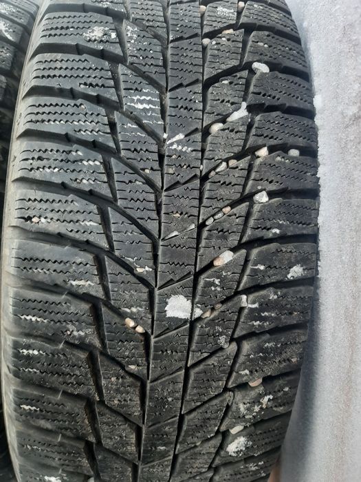 Продам шины 225/60/17 трианжел