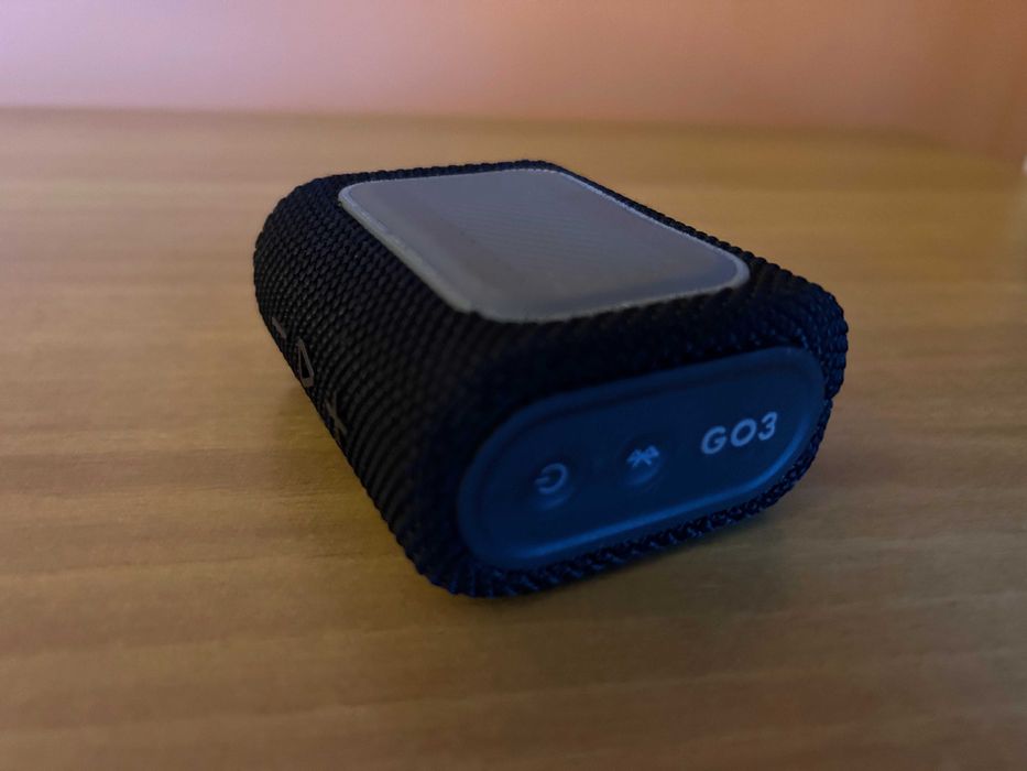 Блутут колонка JBL