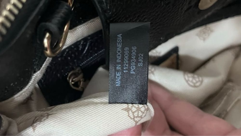 Сумка Guess Cresidia Status Satchel