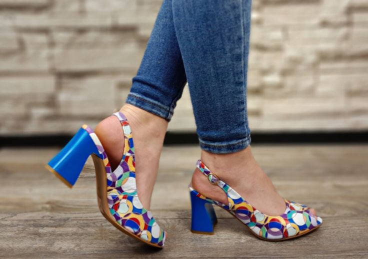 Sandale cu toc patrat din  piele