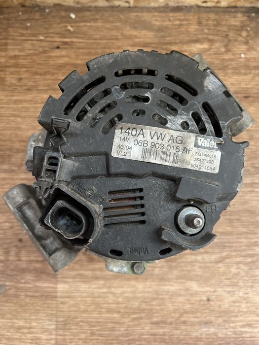 Продам гениоатор Ауди а4 б6