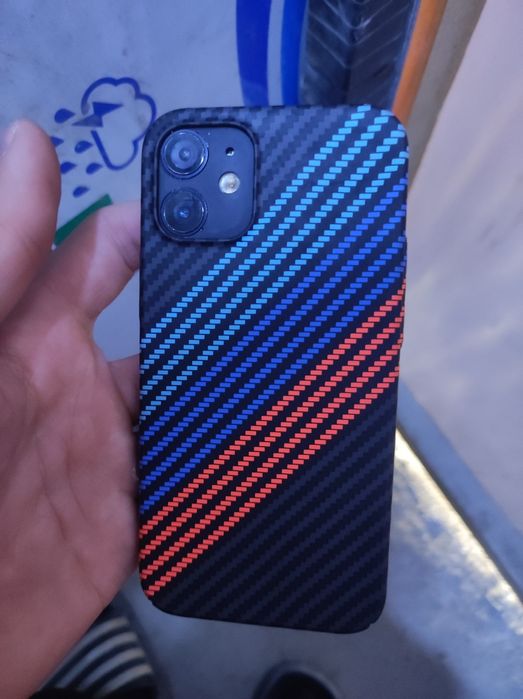 Iphone 12 mini 64 GB face id true tone ishlaydi. Ekrani radnoy