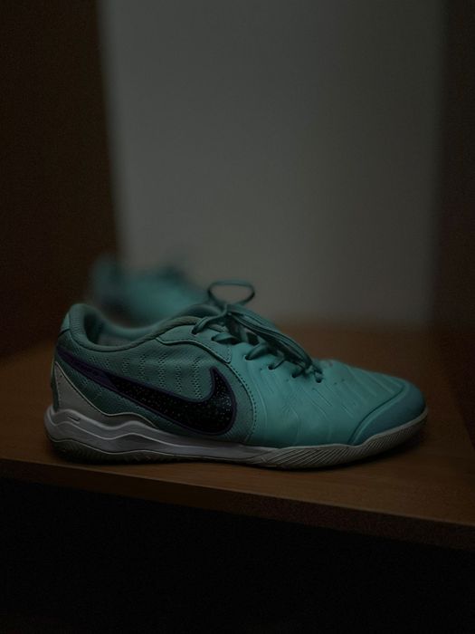 Продаю футзалки 41 размер