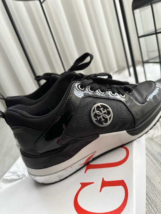 Маратонки GUESS 39