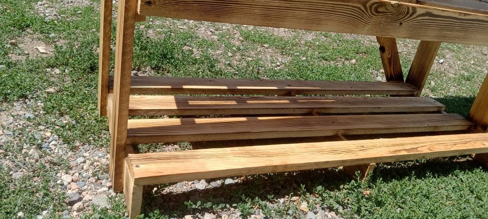 Стелаж в хорошем качестве.