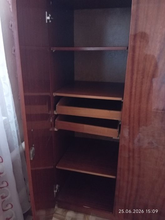 Шифоньер советский трехдверный