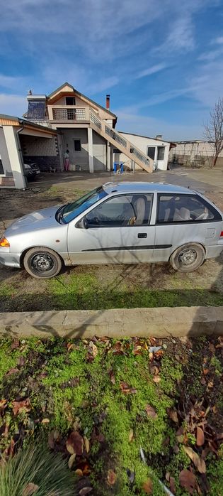 vând suzuki swift 2003