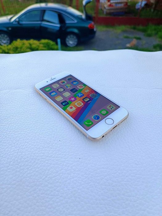 iPhone 6 Gold - 16 GB memorie - husa cadou