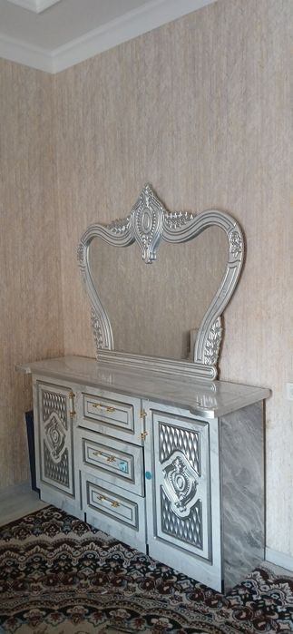 Продаётся мебель для спальни с двумя кроватями