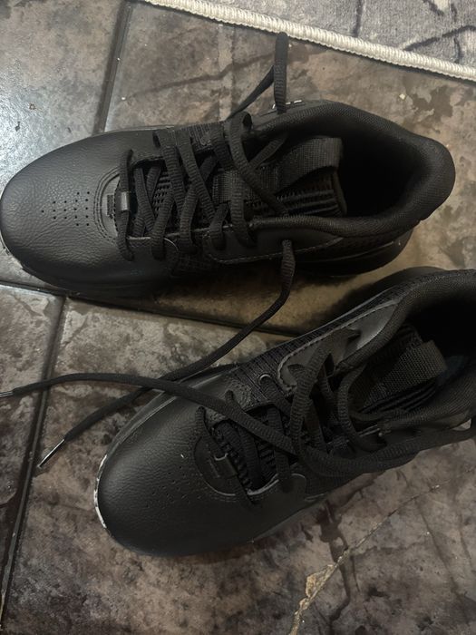 Маратонки under armour