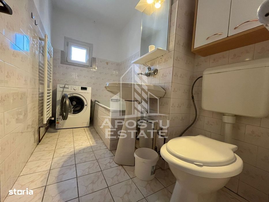Apartament cu 3 camere, 2 bai, decomandat, centrala proprie, Sagulu