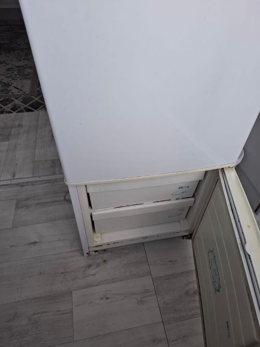 Холодильник сатылады