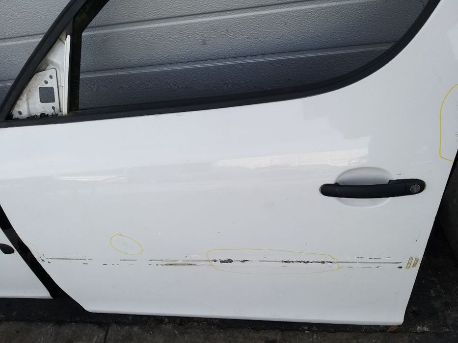 Usa portiera stanga fata skoda roomster 5j cu defecte