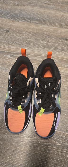 Нови сникърси университет 41 номер