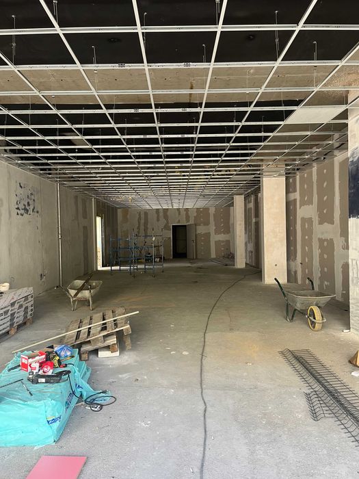 Дава се под наем Магазин в Казанлък - 135 кв.м за 1346.4 € - Снимка #3