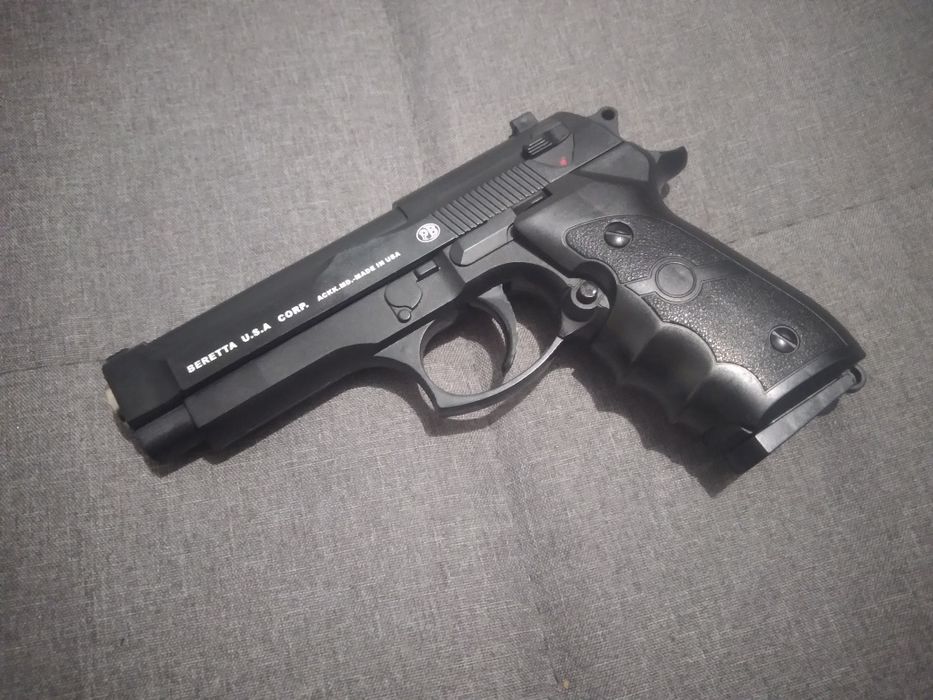 Игрушечный пистолет beretta m9