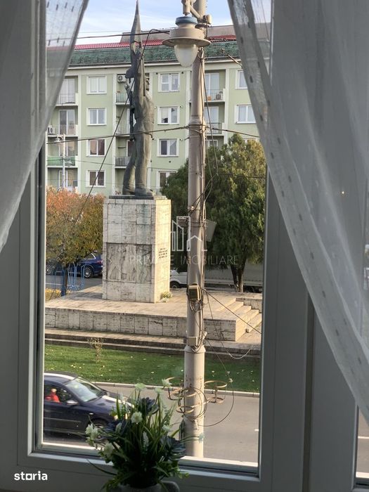 Apartament ultracentral cu 2 camere, Piața Trandafirilor