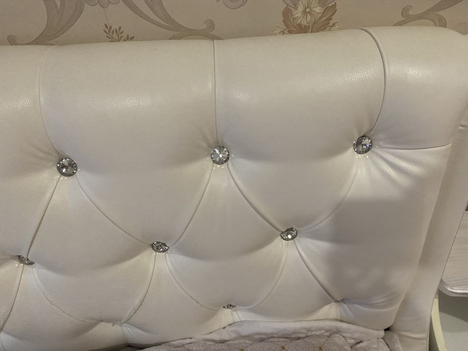 Продам спальный гарнитур