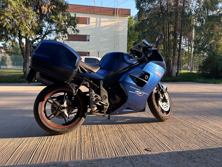 Triumph Sprint ST 1050 - 2008 79500km