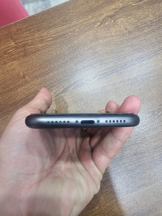 Продам смартфон айфон 11 64гб