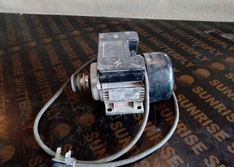 Електромотор, Ел мотор 220волта перфектно състояние