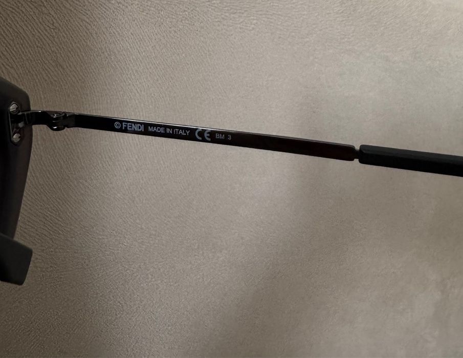 Очки солнцезащитные Fendi