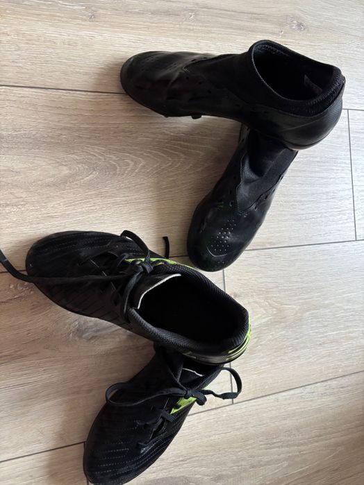 Подарявам детски футболни обувки