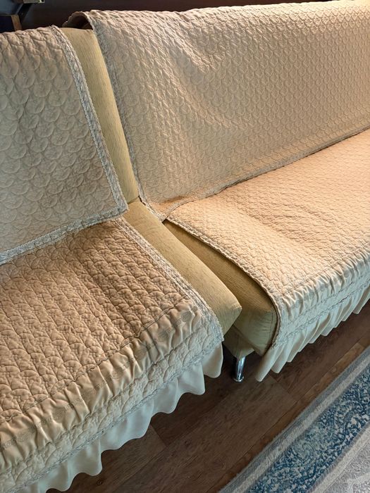 Продается диван с двумя креслами