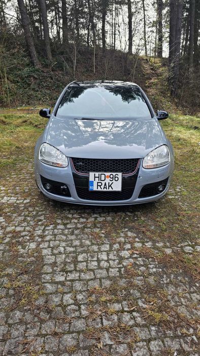 VOLKSWAGEN Golf 2004