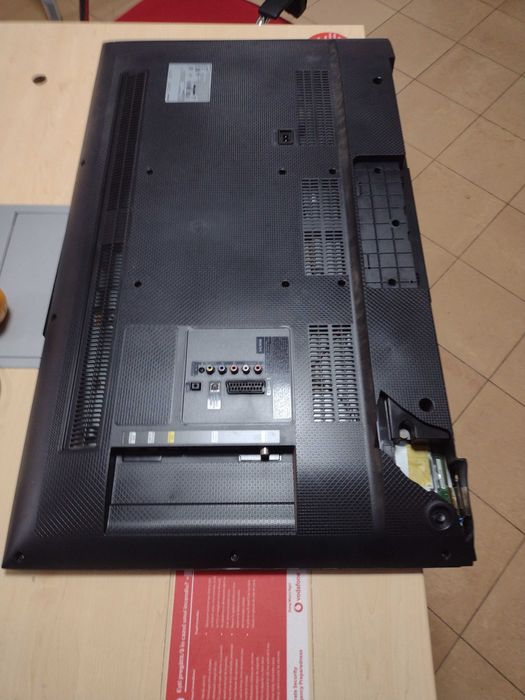 Samsung UE40J5100AW display crapat