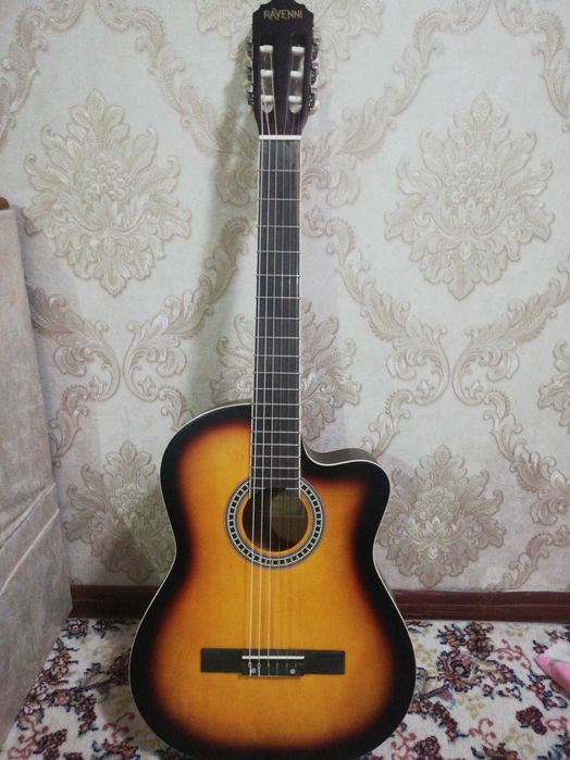 ravenni orginal gitara americano