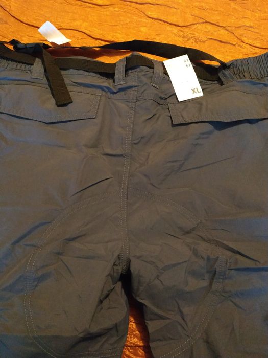 Продавам изгодно марков многофункционален панталон "C&A" - REGULAR FIT