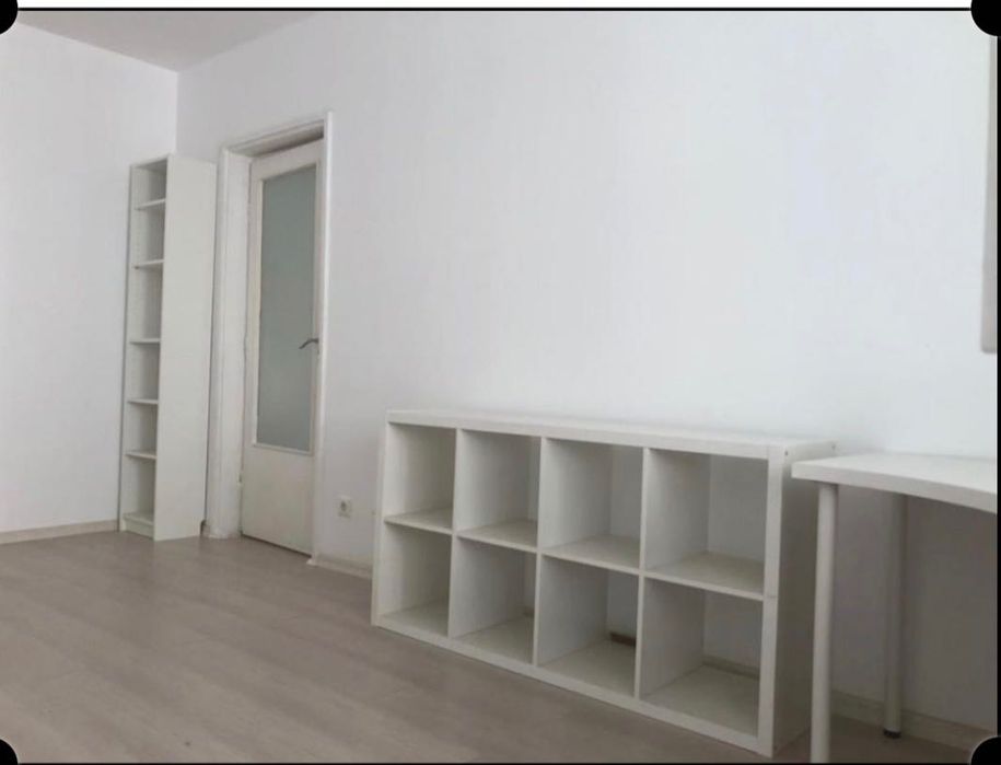 Închiriez apartament 2 camere zona Cișmigiu, curat, luminos, semimobilat( mobilier Ikea) . Preț 425 euro.