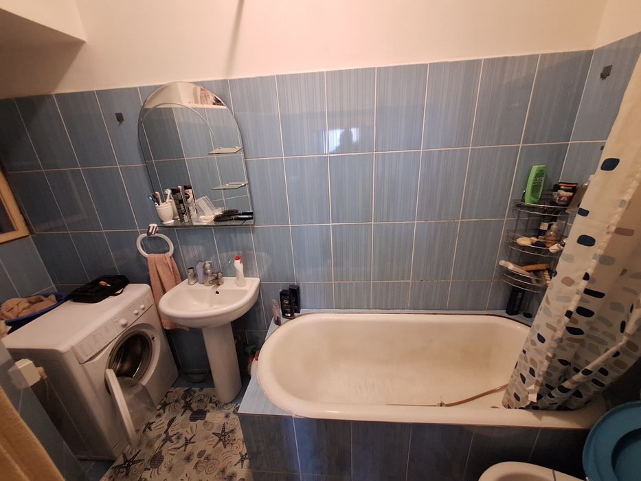 Vand apartament cu 2 camere