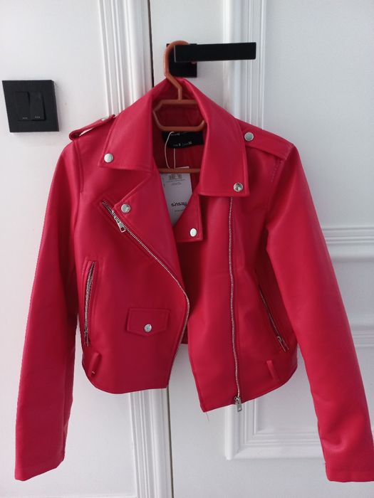 красная кожанка Sinsay