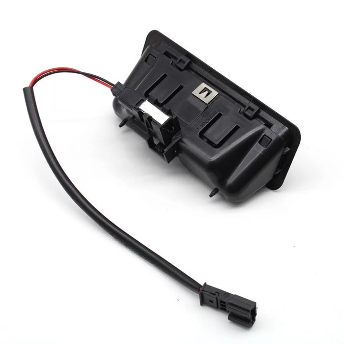 Дръжка багажник BMW 5 E39 E60 E61 панел бутон копче бмв е60 е39