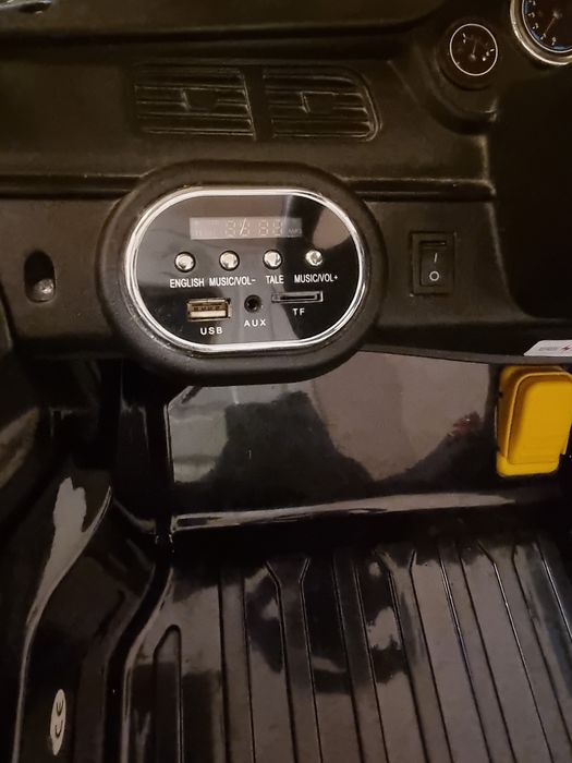 Детска акумулаторна кола