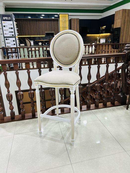 Английский стиль в вашем интерьере — барные стулья с характером